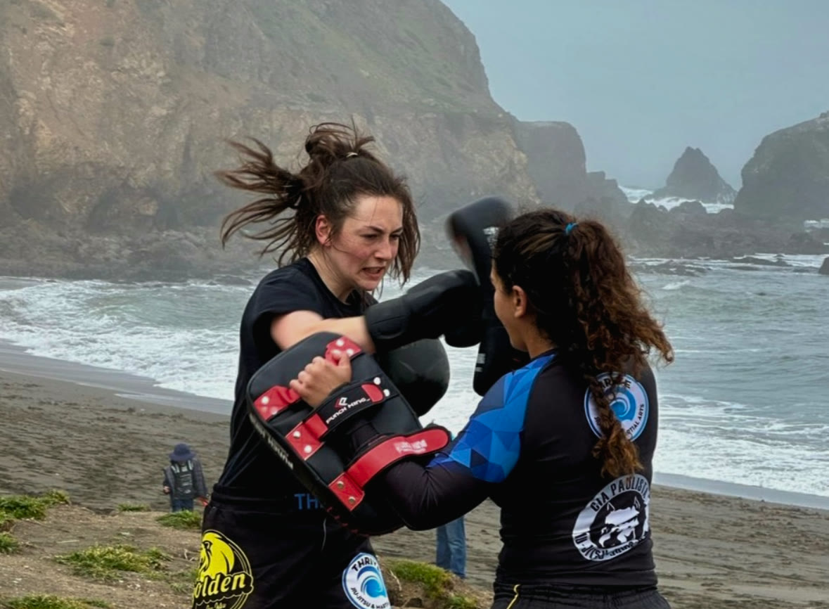 Coaching padwork at Pacifica cliffs